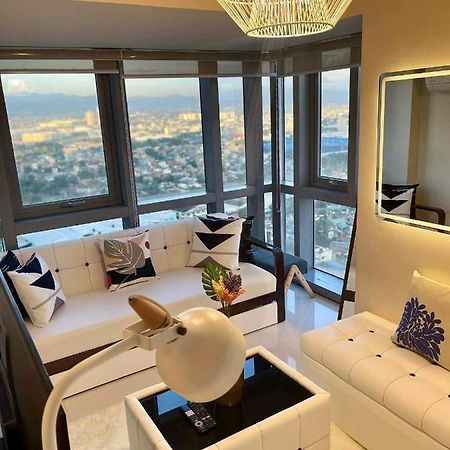 Classy 2Br Suite At Eastwood City With Pool And City Skyline View Manila Zewnętrze zdjęcie