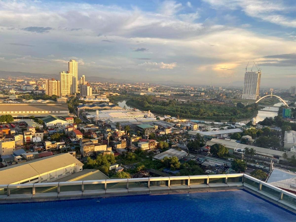 Classy 2Br Suite At Eastwood City With Pool And City Skyline View Manila Zewnętrze zdjęcie