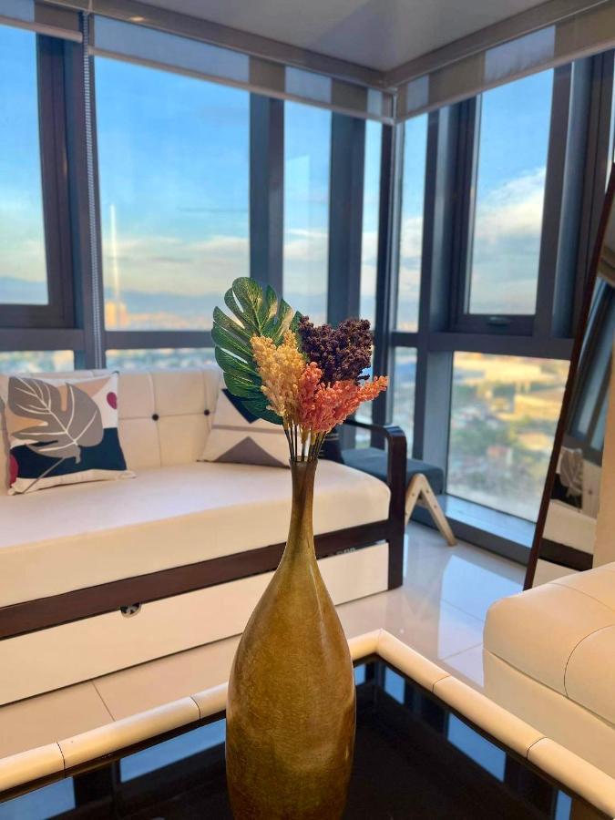 Classy 2Br Suite At Eastwood City With Pool And City Skyline View Manila Zewnętrze zdjęcie